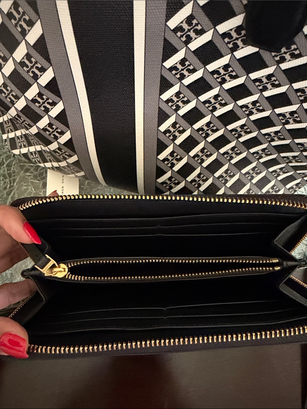 Tory Burch Black and White Geometric Logo Tote with Matching Wallet - Picture 10 of 15